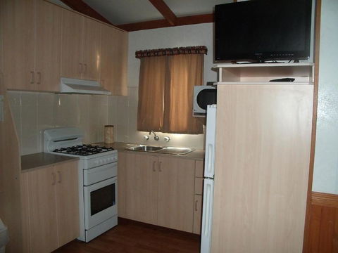 Elliston Waterloo Bay Tourist Park - Accommodation Rockhampton 2