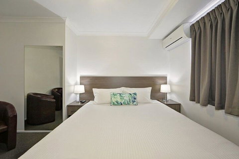 Smart Motel Bert Hinkler - Accommodation Rockhampton 6