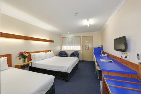 Smart Motel Bert Hinkler - Accommodation Rockhampton 7