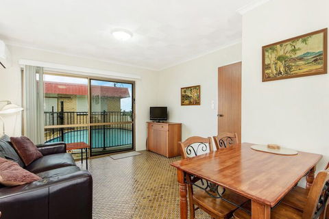 Beachfront Studio & Private Pool - Accommodation Rockhampton 7