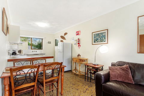 Beachfront Studio & Private Pool - Accommodation Rockhampton 4