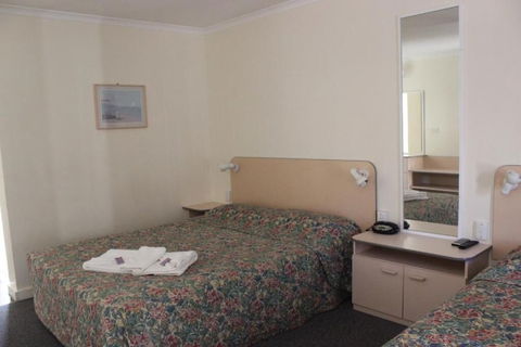 Mid Coast Motor Inn - Accommodation Rockhampton 3