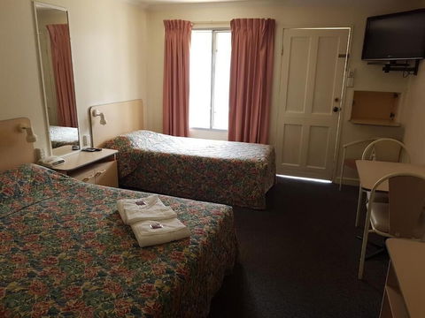 Mid Coast Motor Inn - Accommodation Rockhampton 1