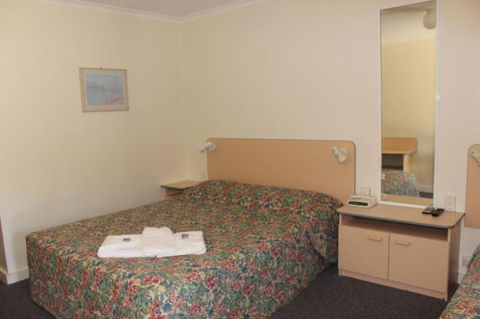 Mid Coast Motor Inn - Accommodation Rockhampton 2