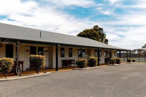 Karri Aura - Accommodation Rockhampton 0