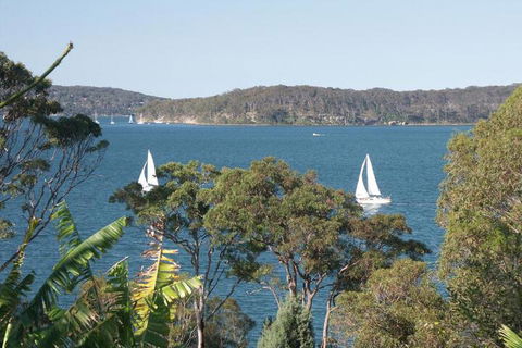 A Lakehouse Escape - Accommodation Rockhampton 6
