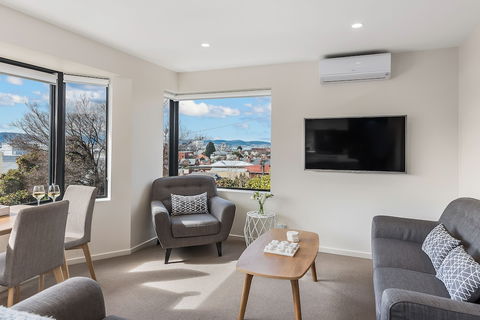 110 Hampden Apartments - Accommodation Rockhampton 2