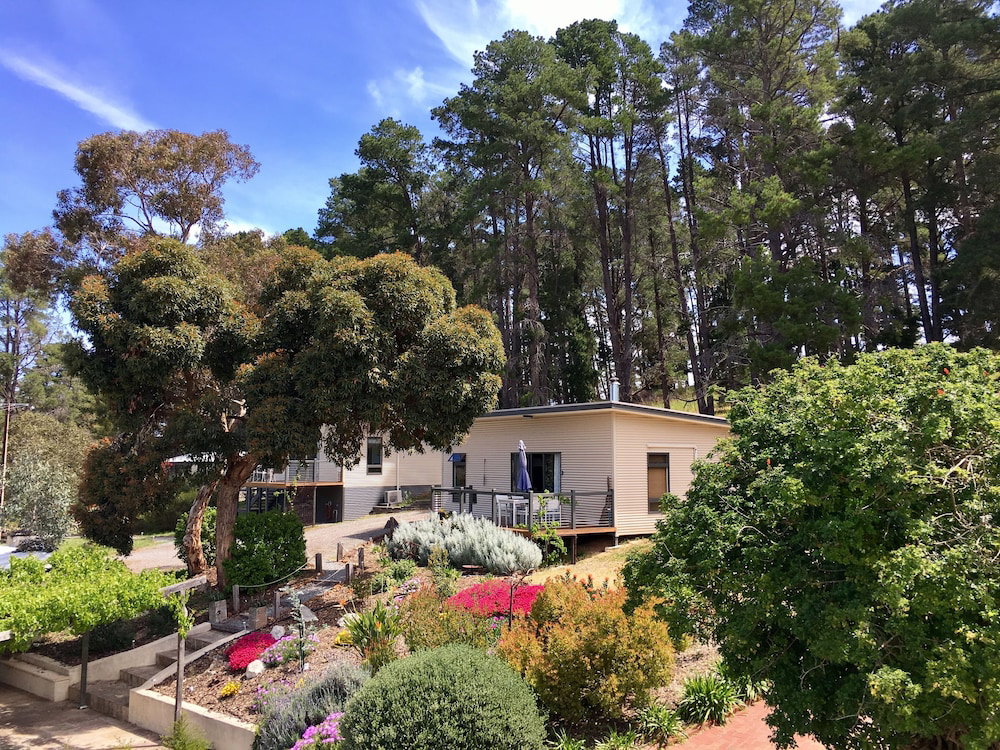 Blewitt Springs SA Accommodation Rockhampton