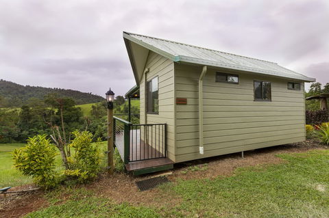Mena Creek Flower House - Accommodation Rockhampton 0