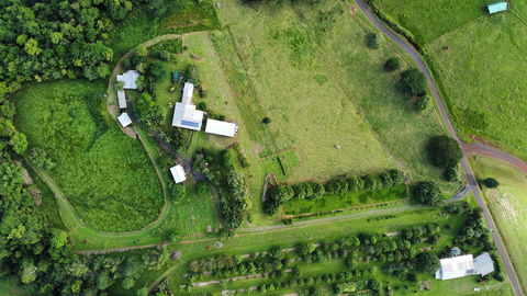 Mena Creek Flower House - Accommodation Rockhampton 1