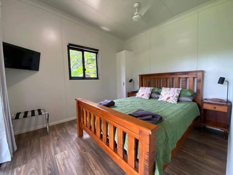 Mena Creek Flower House - Accommodation Rockhampton 3