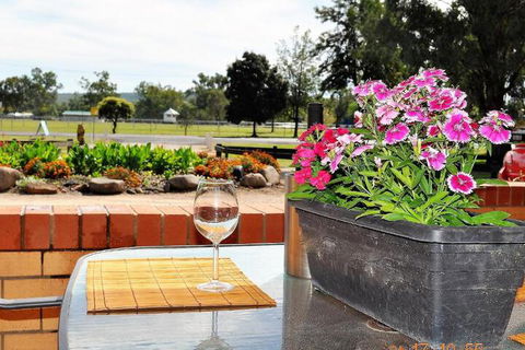 Sunflower Motel - Accommodation Rockhampton 0