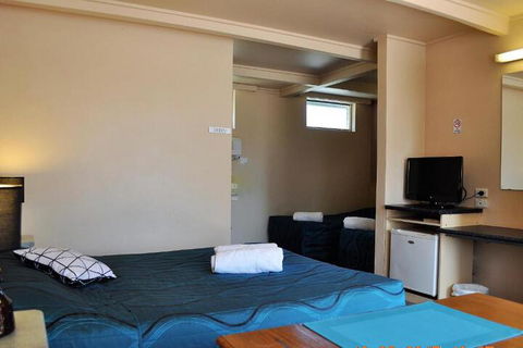 Sunflower Motel - Accommodation Rockhampton 1