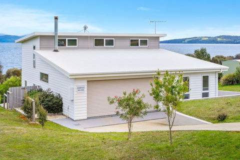 Manfield Seaside Bruny Island - Accommodation Rockhampton 0