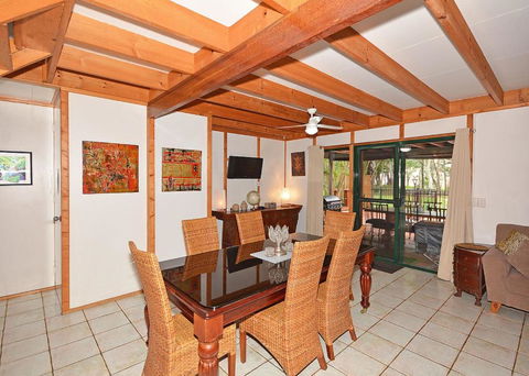 Our Bali House Absolute Beach Front - Accommodation Rockhampton 6