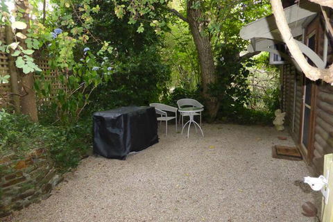 Aldgate Lodge Bed & Breakfast - Accommodation Rockhampton 4