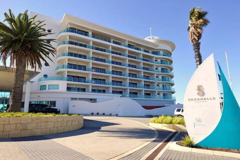 Sea Side 411 - Accommodation Rockhampton 1