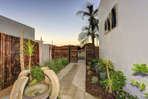 ZEN Beach Retreat - Accommodation Rockhampton 0