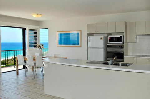 Your Home From Home With Ocean Views - Accommodation Rockhampton 5