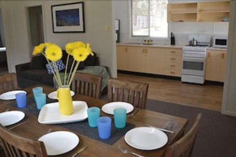 Robinsons Cabin - Accommodation Rockhampton 5