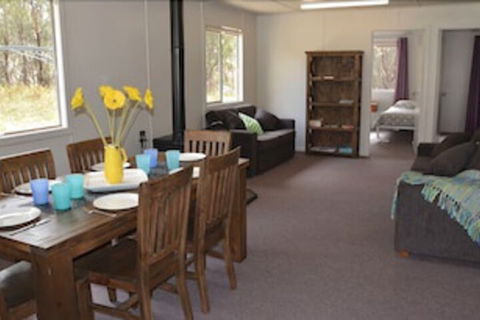 Robinsons Cabin - Accommodation Rockhampton 2