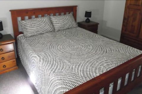 Robinsons Cabin - Accommodation Rockhampton 3