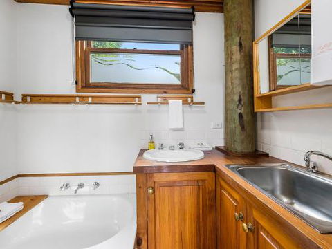 The Surf Shack - Accommodation Rockhampton 3