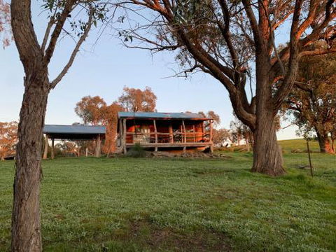 Gaddleen Grove Cottages - Accommodation Rockhampton 4