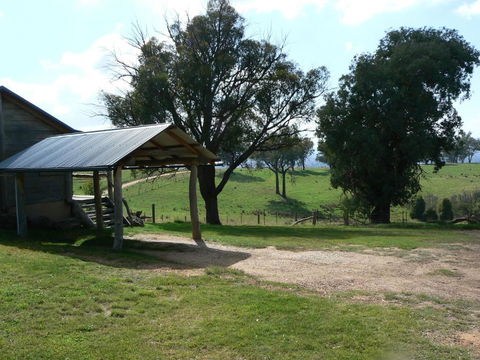 Gaddleen Grove Cottages - Accommodation Rockhampton 2