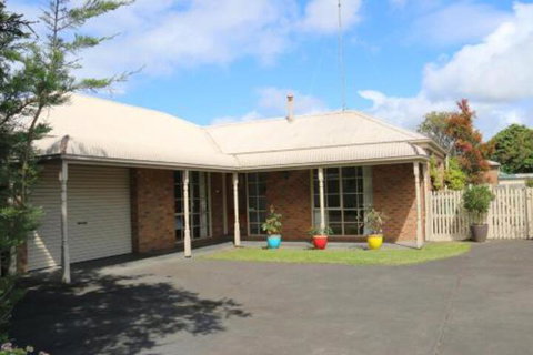 Stylish 2 Bedroom Unit - Accommodation Rockhampton 0