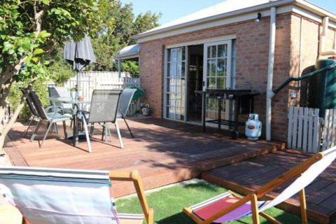 Stylish 2 Bedroom Unit - Accommodation Rockhampton 4