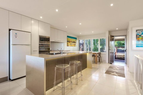 Comfortable & Stylish With Rooftop Spa - Accommodation Rockhampton 2