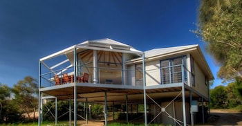 Waterline - Accommodation Rockhampton 2