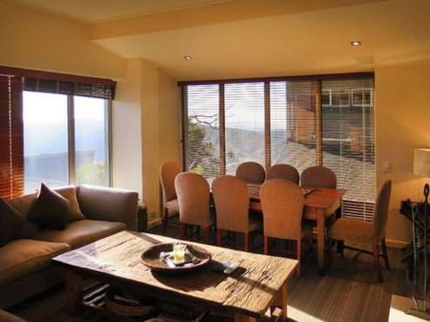 Howqua 6 - Accommodation Rockhampton 2