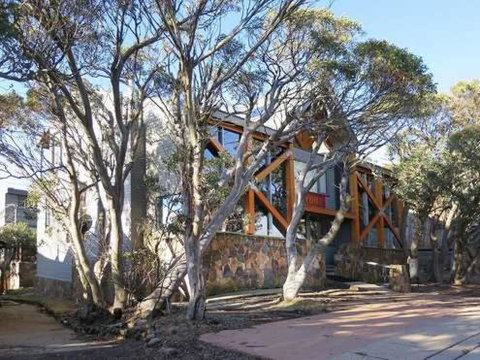 Howqua 6 - Accommodation Rockhampton 1