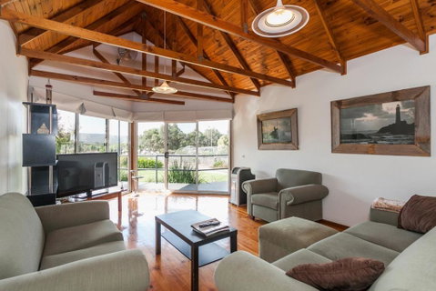 A River Bed Cottage - Accommodation Rockhampton 4