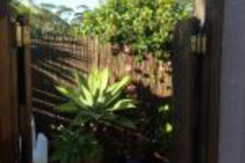Serenity Lodge For Couples - Accommodation Rockhampton 0