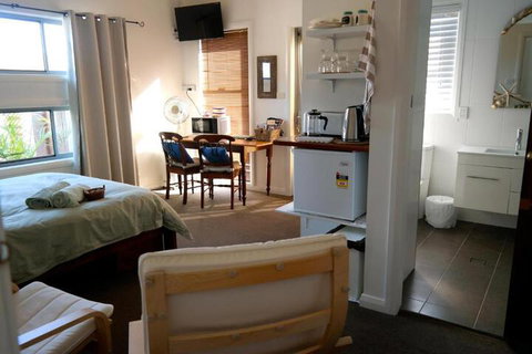 Serenity Lodge For Couples - Accommodation Rockhampton 6