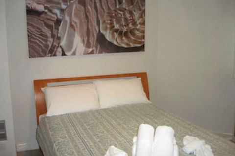 Waters Edge Townhouse 4 - Accommodation Rockhampton 3