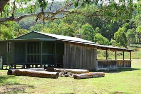 Four Bull Hut - Accommodation Rockhampton 1