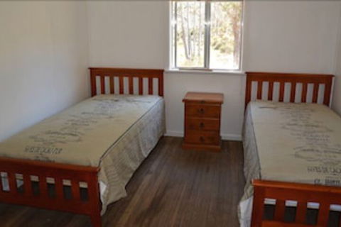 Four Bull Hut - Accommodation Rockhampton 2
