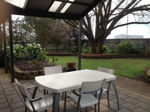 Girraween House - Accommodation Rockhampton 5