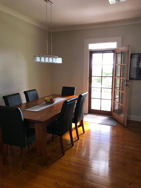 Girraween House - Accommodation Rockhampton 1