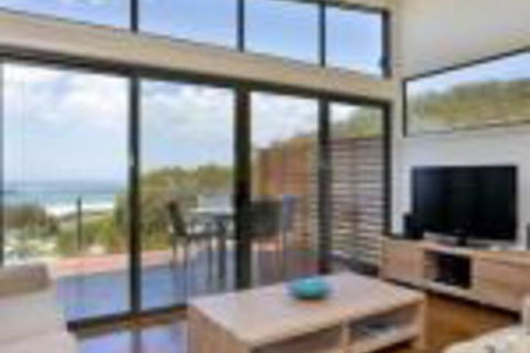 Earth Sea Sky - Accommodation Rockhampton 0