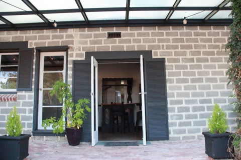 Bakehouse '38 Restaurant & Guesthouse - Accommodation Rockhampton 4