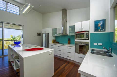Horseshoe Bay Vista - Accommodation Rockhampton 2
