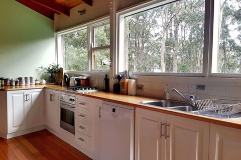 Eaglehawk Rainforest Retreat - Accommodation Rockhampton 3