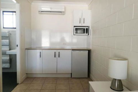 Augathella Motel & Caravan Park - Accommodation Rockhampton 3