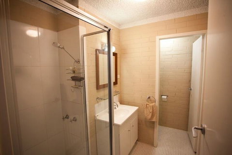 Snowflake 12 - Accommodation Rockhampton 1