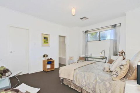 The Residence - Accommodation Rockhampton 1